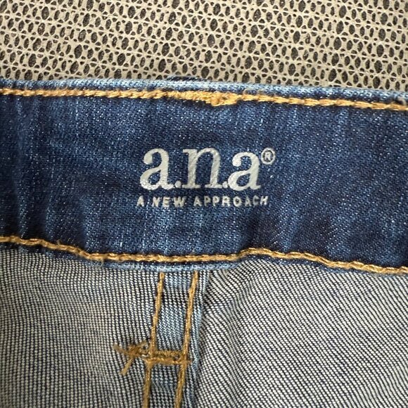 Ana A New Approach Womens Size 10 Blue Denim Shorts Mid-Rise Rolled Cuff - Picture 4 of 10